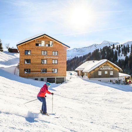 Almstueble Bergfrieden Hotel Damüls Buitenkant foto